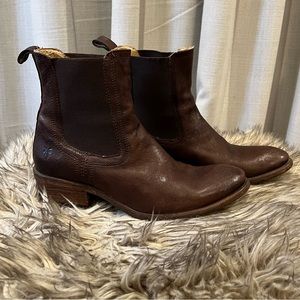 FYRE Women’s Chelsea Boots - Size 7.5